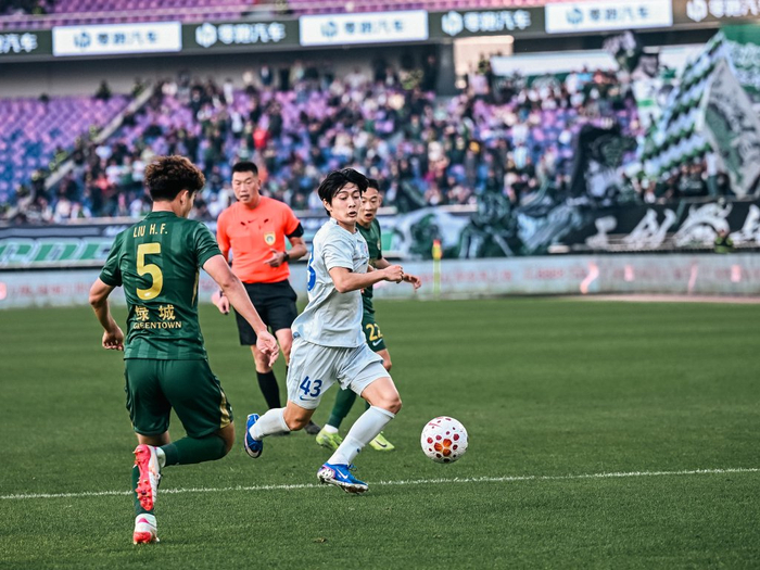 开云体育在线-中超观察｜超高上座率令人欣喜，争议判罚需要警惕|杨皓宇|点球|浙江队|联赛|浙江职业足球俱乐部_新浪体育_新浪新闻